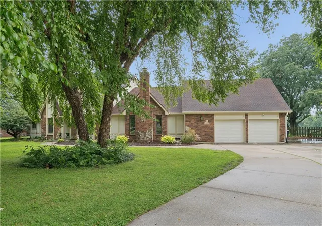 Photo 3 of Sale Pending at 12301 Frost Rd, Kansas City, MO 64138 | MLS# 2633556 | Listing updated on 2026-09-02