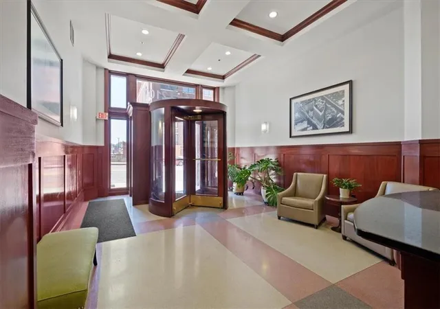 2nd image of 2107 Grand Blvd #909, Kansas City, MO 64108 | MLS# 2633559