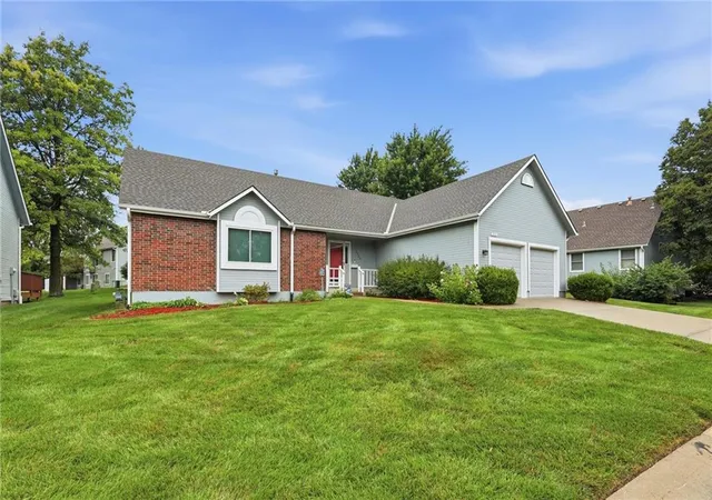 2nd image of 15724 Travis St, Overland Park, KS 66223 | MLS# 2633568