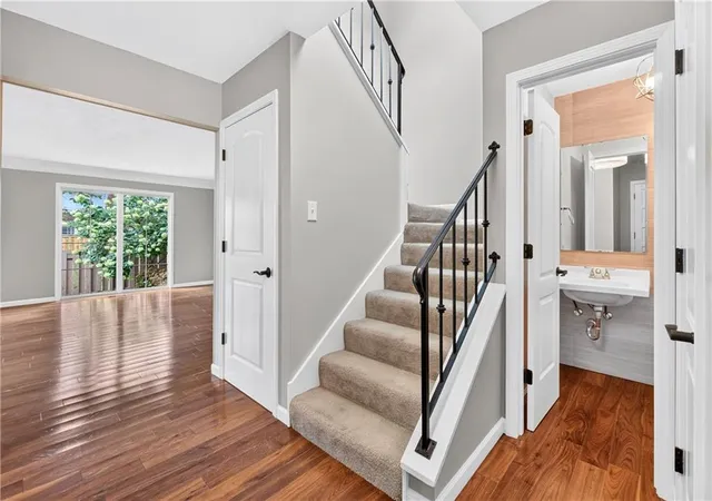 4th image of 7621 W 102Nd St, Overland Park, KS 66212 | MLS# 2633585