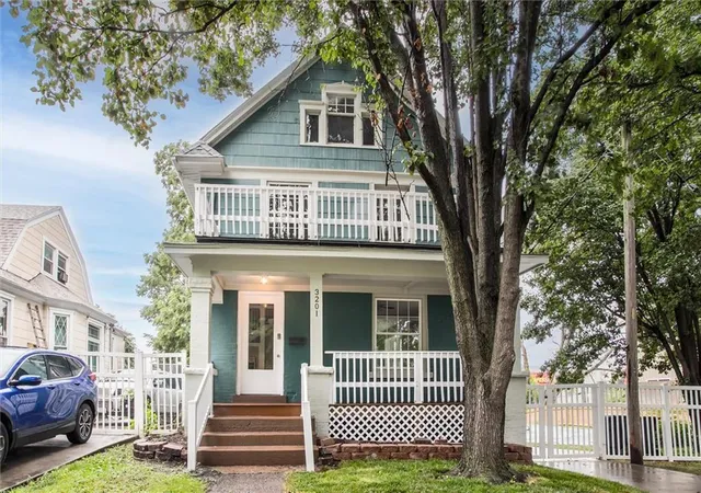 Photo 2 of Single family home for sale at 3201 Mcgee St, Kansas City, MO 64111 | MLS# 2633595 | Listing updated on 2026-08-25
