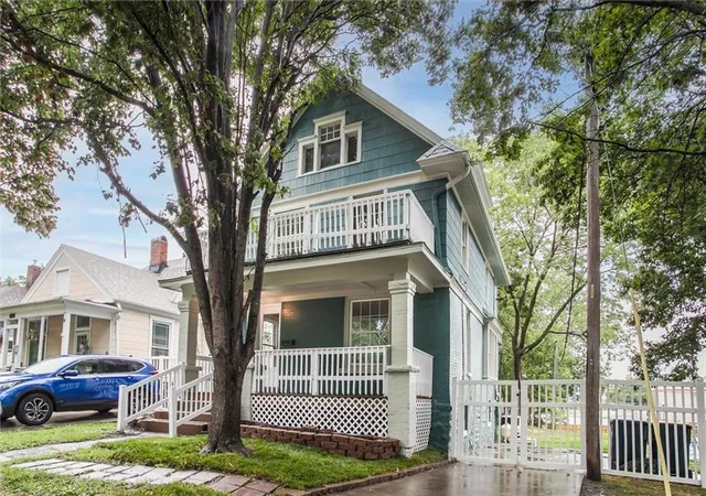 Photo 3 of Single family home for sale at 3201 Mcgee St, Kansas City, MO 64111 | MLS# 2633595 | Listing updated on 2026-08-25
