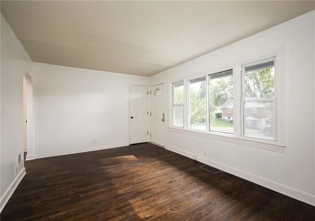 Photo 4 of Single family home for sale at 514 S Ralston Ave, Sugar Creek, MO 64054 | MLS# 2633596 | Listing updated on 2026-10-09