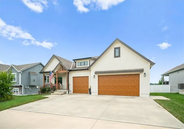 image of 11715 E 229th St, Peculiar, MO 64078 | MLS# 2633607