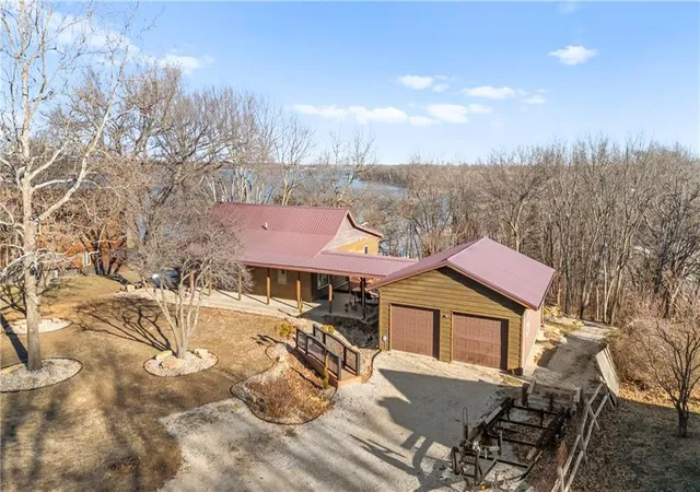 4th image of 22500 Lakeview Point, Vassar, KS 66543 | MLS# 2633610