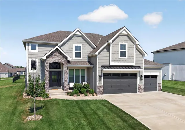Photo 1 of Single family home for sale at 11414 Bluestem Dr, Kearney, MO 64060 | MLS# 2633612 | Listing updated on 2026-07-28