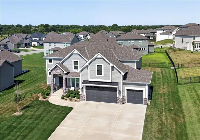 Photo 3 of Single family home for sale at 11414 Bluestem Dr, Kearney, MO 64060 | MLS# 2633612 | Listing updated on 2026-07-28