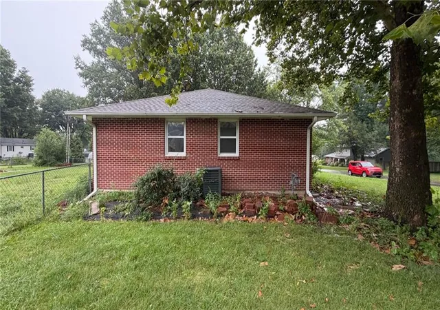 20th image of 433 E Elm St, Drexel, MO 64742 | MLS# 2633619