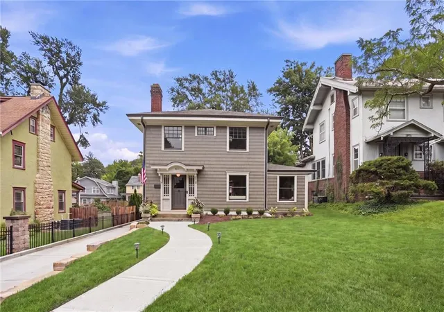 Photo 1 of Sale Pending at 6021 Wornall Rd, Kansas City, MO 64113 | MLS# 2633631 | Listing updated on 2026-09-02
