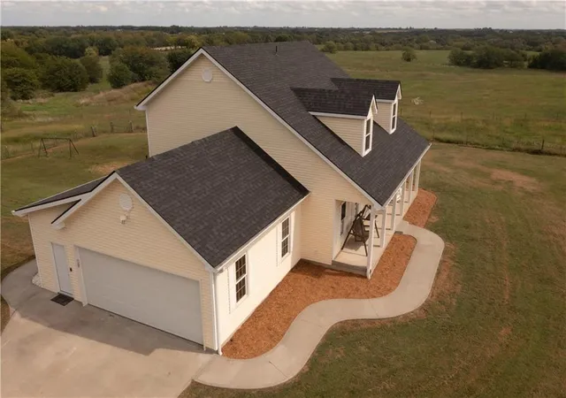 Photo 2 of Sale Pending at 1001 Sw State Route O, Osborn, MO 64474 | MLS# 2633632 | Listing updated on 2026-09-03