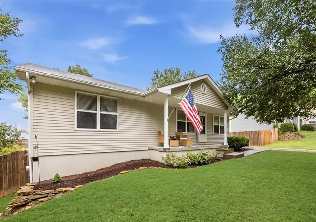 Photo 3 of Sale Pending at 3408 Ne 82nd Terrace, Kansas City, MO 64119 | MLS# 2633640 | Listing updated on 2026-09-13