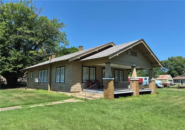 Photo 1 of Single family home for sale at 409 Wyandotte, Longton, KS 67352 | MLS# 2633651 | Listing updated on 2026-08-13