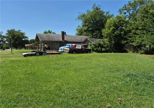 Photo 3 of Single family home for sale at 409 Wyandotte, Longton, KS 67352 | MLS# 2633651 | Listing updated on 2026-08-13