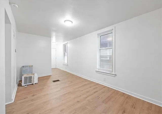 Listing Photo 5 - Condo for sale in building located at 115 Saratoga Ave, Excelsior Springs, MO 64024