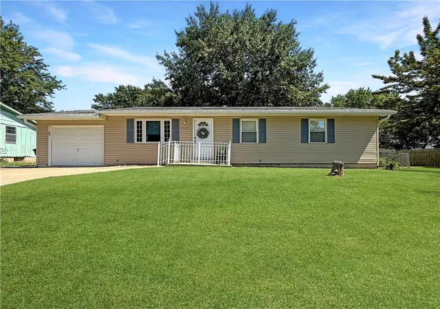 Photo 1 of Single family home for sale at 2101 Willow St, Higginsville, MO 64037 | MLS# 2633660 | Listing updated on 2026-08-29