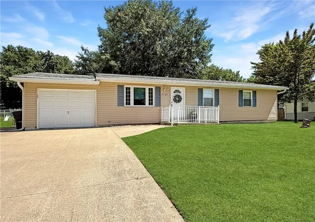 Photo 2 of Single family home for sale at 2101 Willow St, Higginsville, MO 64037 | MLS# 2633660 | Listing updated on 2026-08-29