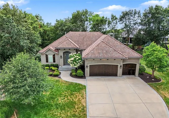Photo 1 of Single family home for sale at 5950 N Saline Ave, Kansas City, MO 64151 | MLS# 2633670 | Listing updated on 2026-08-29