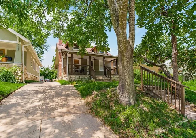 1st image of 5026 Virginia Ave, Kansas City, MO 64110 | MLS# 2633674