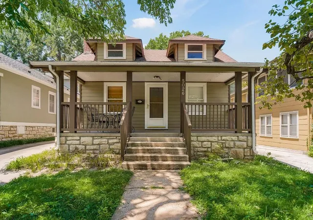 2nd image of 5026 Virginia Ave, Kansas City, MO 64110 | MLS# 2633674
