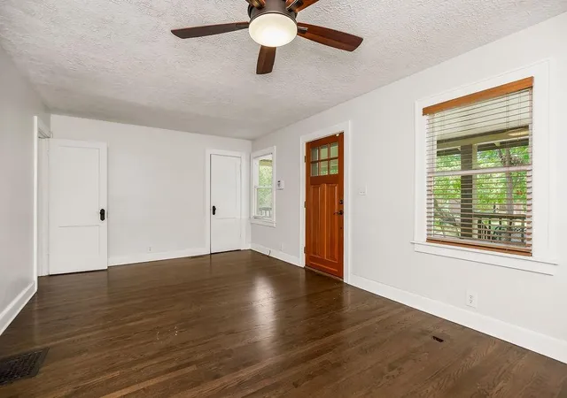 Photo 4 of Single family home for sale at 5026 Virginia Ave, Kansas City, MO 64110 | MLS# 2633674 | Listing updated on 2026-10-23