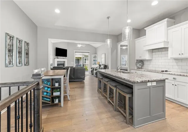 4th image of 17418 S Raintree Dr, Olathe, KS 66062 | MLS# 2633678