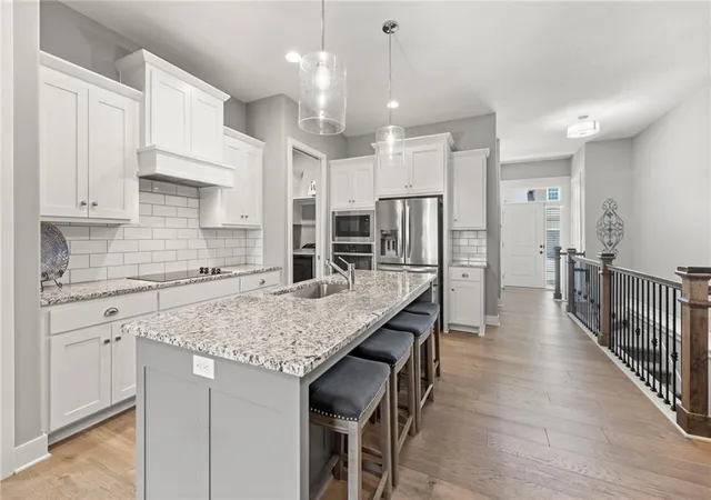 5th image of 17418 S Raintree Dr, Olathe, KS 66062 | MLS# 2633678