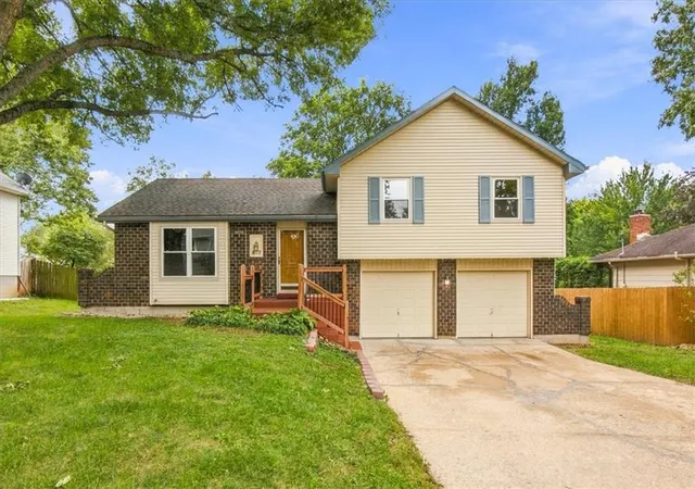 Single family home for sale at 817 E Cothrell St, Olathe, KS 66061 | MLS# 2633679