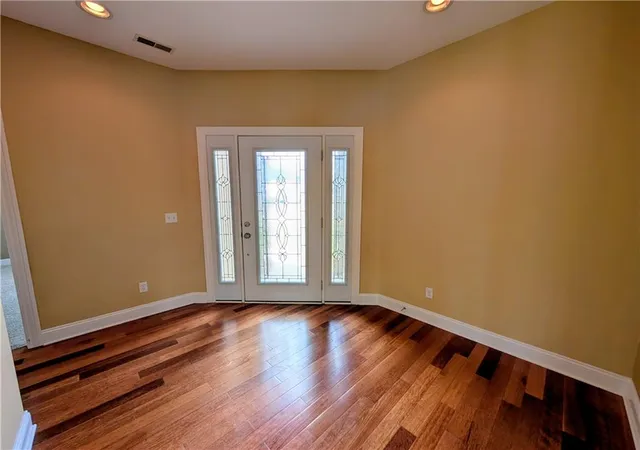 Photo 2 of Single family home for sale at 1407 Bear Crk Cir, Warrensburg, MO 64093 | MLS# 2633680 | Listing updated on 2026-09-05