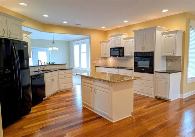 Photo 3 of Single family home for sale at 1407 Bear Crk Cir, Warrensburg, MO 64093 | MLS# 2633680 | Listing updated on 2026-09-05