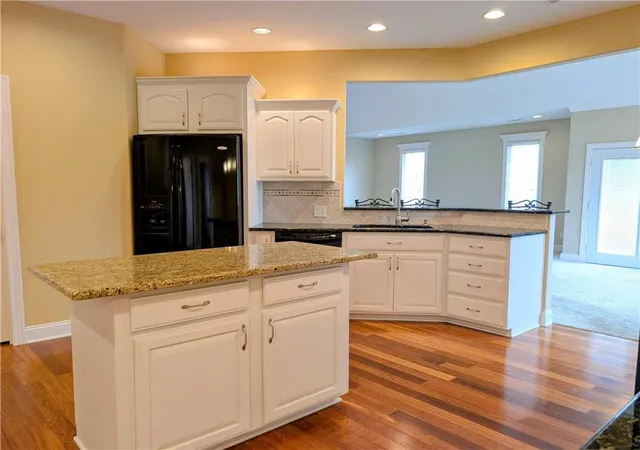 Photo 4 of Single family home for sale at 1407 Bear Crk Cir, Warrensburg, MO 64093 | MLS# 2633680 | Listing updated on 2026-09-05
