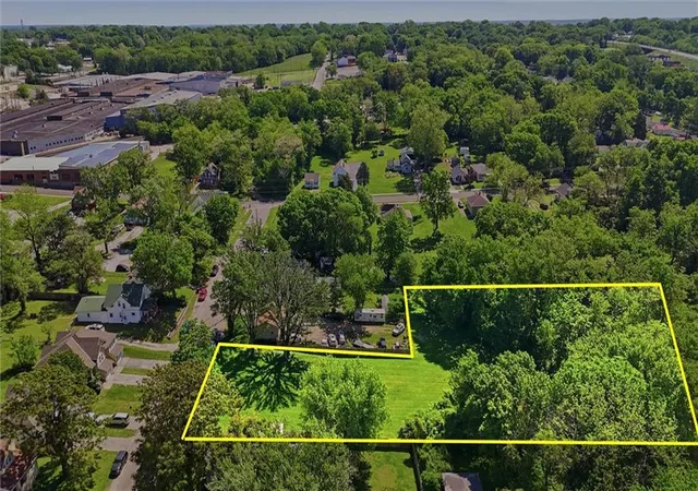 12th image of 1013 W Linden Ave, Independence, MO 64052 | MLS# 2633693