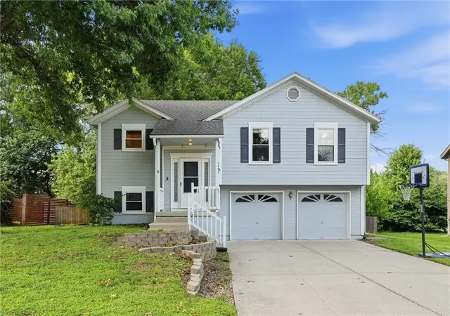 Photo 1 of Single family home for sale at 1104 Park Dr, Greenwood, MO 64034 | MLS# 2633706 | Listing updated on 2026-09-13