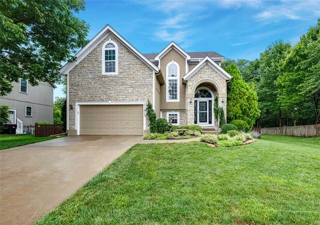 Single family home for sale at 21612 W 61 Street, Shawnee, KS 66218 | MLS# 2633713