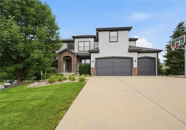 2nd image of 9314 W 163rd Ter, Stilwell, KS 66085 | MLS# 2633715