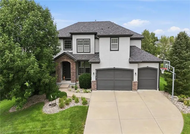 3rd image of 9314 W 163Rd Ter, Stilwell, KS 66085 | MLS# 2633715