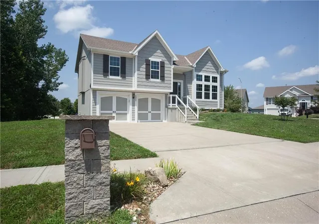 Photo 2 of Single family home for sale at 8908 Ne 117th Terrace, Kansas City, MO 64157 | MLS# 2633722 | Listing updated on 2026-08-02