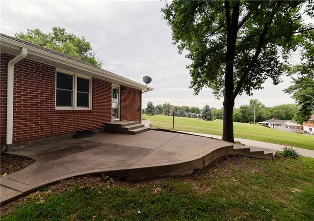 4th image of 4 Neumann Dr, Atchison, KS 66002 | MLS# 2633723