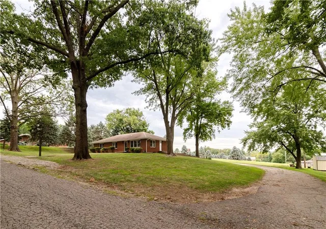 44th image of 4 Neumann Dr, Atchison, KS 66002 | MLS# 2633723