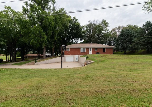 5th image of 4 Neumann Dr, Atchison, KS 66002 | MLS# 2633723