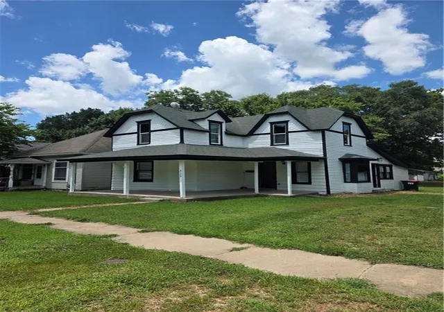 1st image of 315 W 3rd Avenue, Garnett, KS 66032 | MLS# 2633724