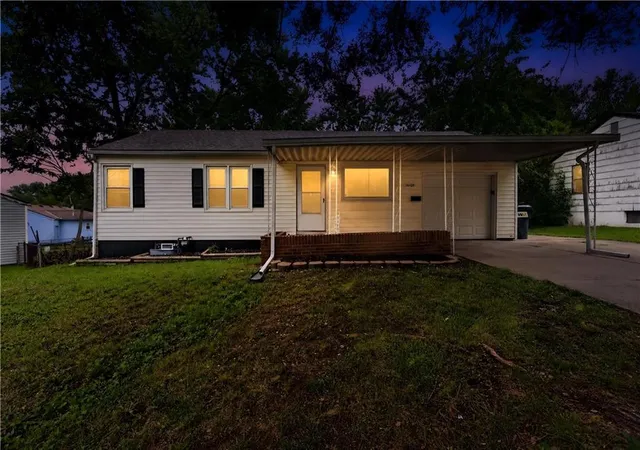 2nd image of 16703 E 2 St N, Independence, MO 64056 | MLS# 2633735