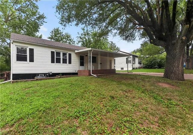 Photo 3 of Single family home for sale at 16703 E 2 Street N, Independence, MO 64056 | MLS# 2633735 | Listing updated on 2026-10-01