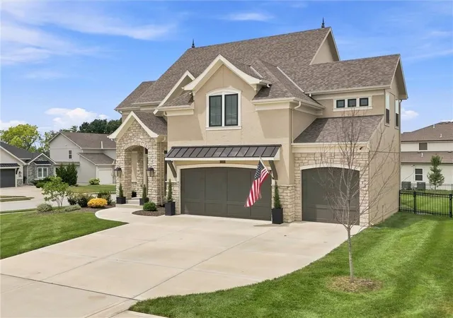 Photo 2 of Single family home for sale at 1320 Nw 107th Terrace, Kansas City, MO 64155 | MLS# 2633739 | Listing updated on 2026-08-23