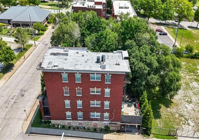 Photo 4 of Single family home for sale at 1401 E 11th Street, Kansas City, MO 64106 | MLS# 2633740 | Listing updated on 2026-08-26