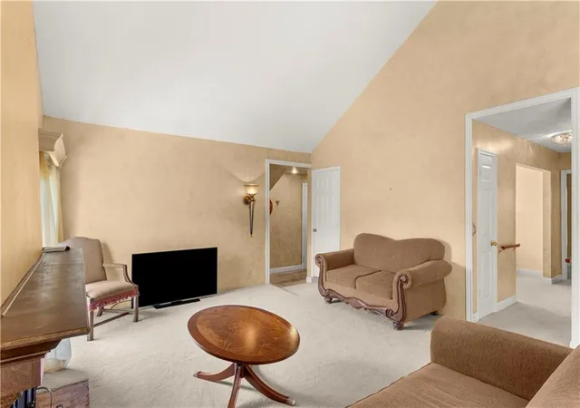 5th image of 7916 Colony Ln, Lenexa, KS 66215 | MLS# 2633747