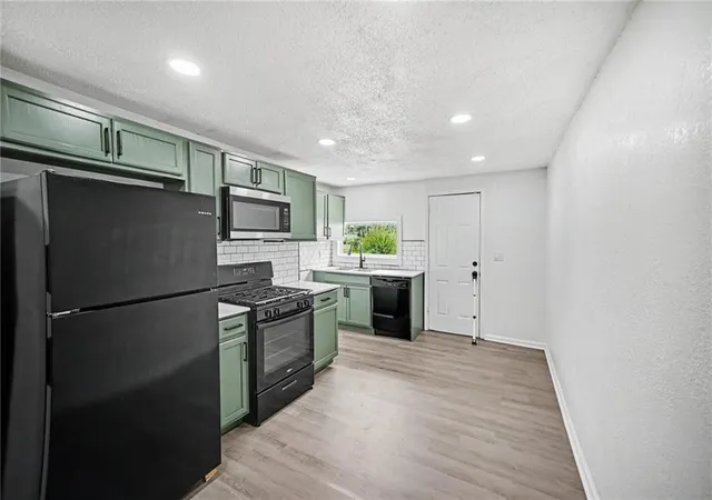 Photo 3 of Single family home for sale at 1911 N Allis St, Kansas City, KS 66101 | MLS# 2633749 | Listing updated on 2026-10-06