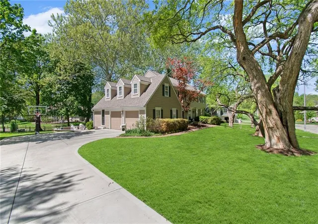 Photo 1 of Single family home for sale at 8740 Ensley Ln, Leawood, KS 66206 | MLS# 2633769 | Listing updated on 2026-08-29