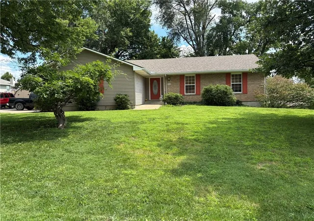 1st image of 105 W South St, Spring Hill, KS 66083 | MLS# 2633777