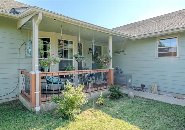 Photo 3 of Single family home for sale at 18735 Ford Rd, Chanute, KS 66720 | MLS# 2633779 | Listing updated on 2026-08-31