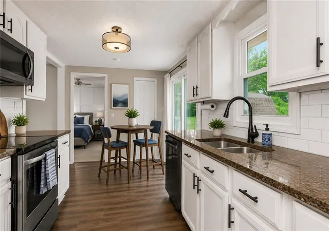 Photo 25 of Sale Pending at 8109 N Summit Rd, Kansas City, MO 64118 | MLS# 2633796 | Listing updated on 2026-08-18
